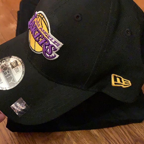 NWT LAKERS Hat and T-Shirt - Picture 3 of 5